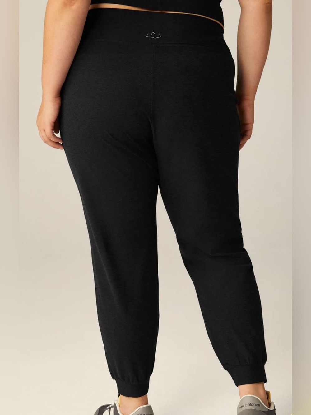 Beyond Yoga black grey darkest night midi jogger pants pull on buttery soft 2X - Picture 2 of 5